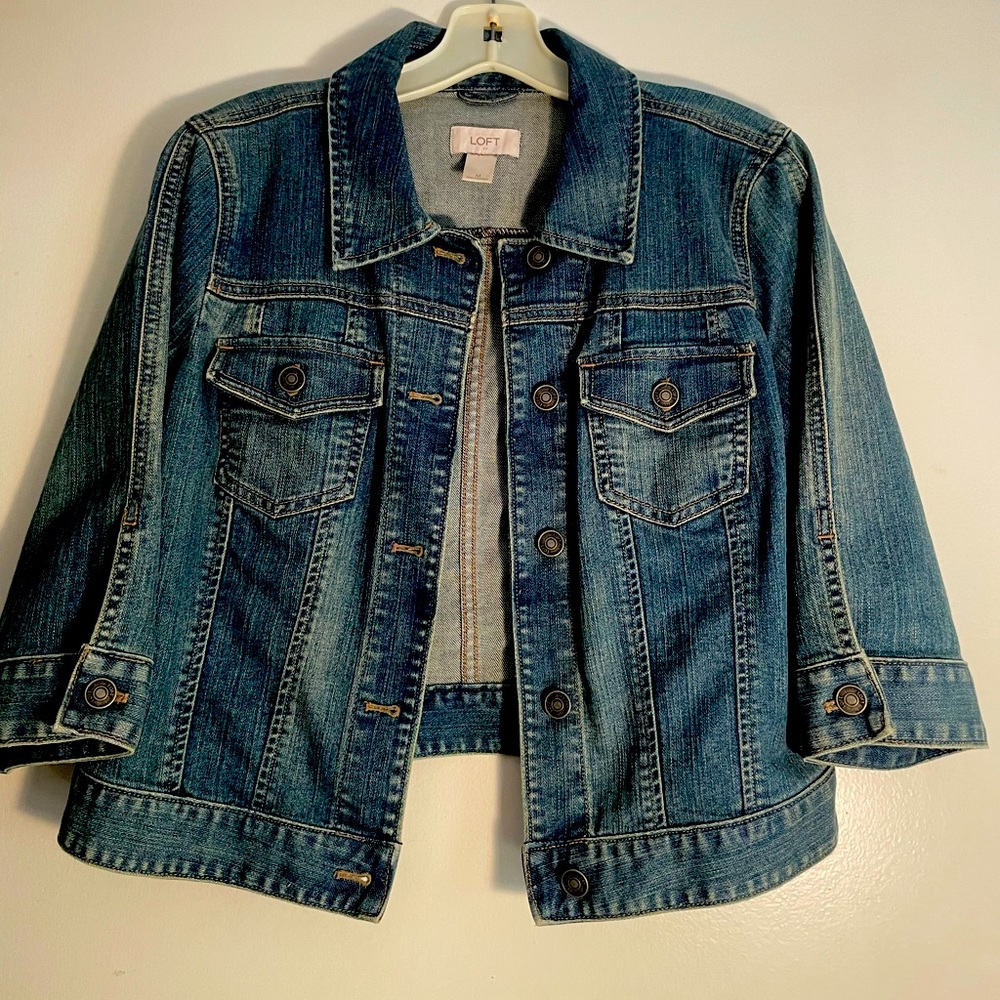 Taylored, short Anne Taylor LOFT Jean jacket